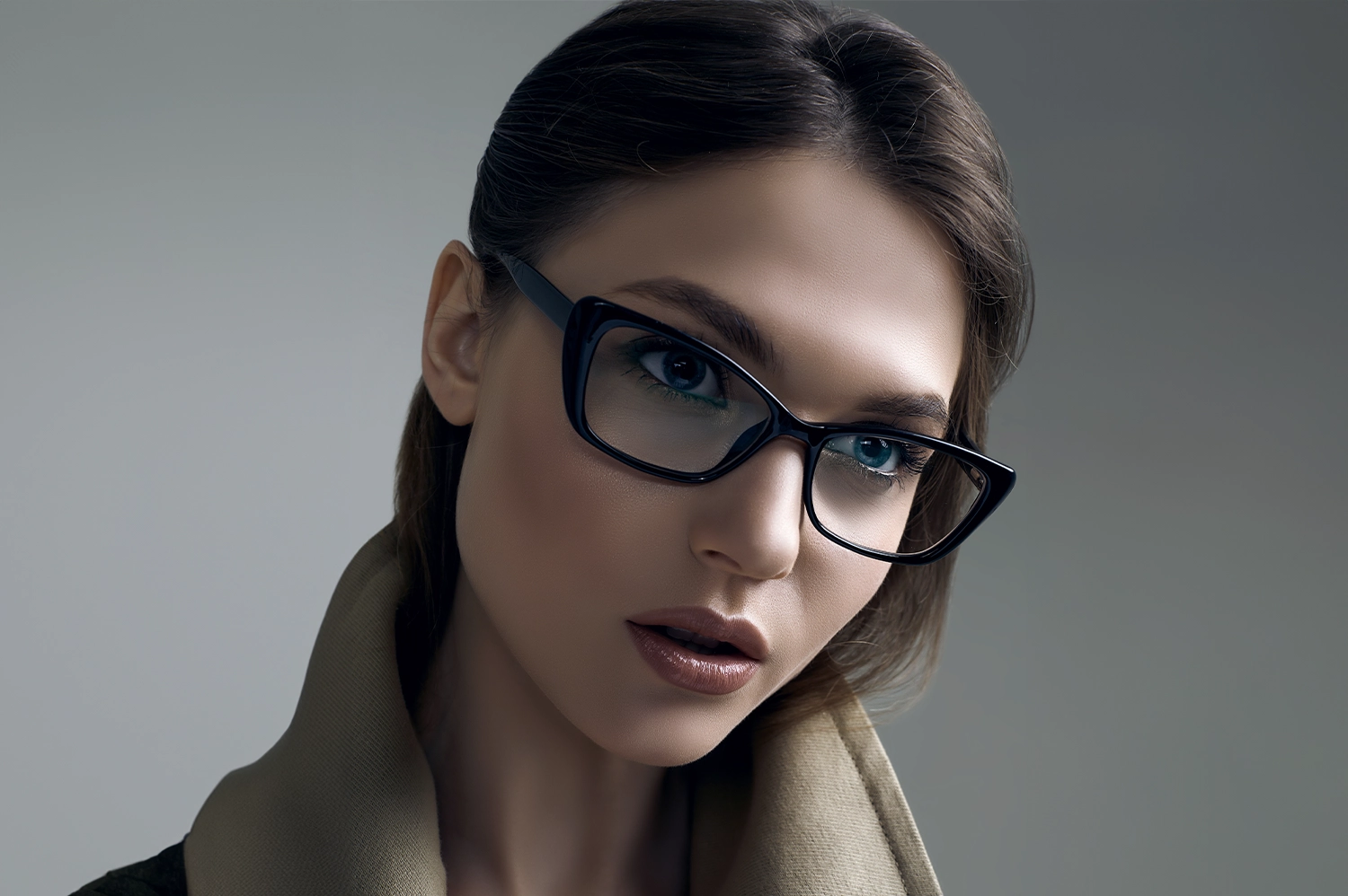Tendencias en gafas graduadas para mujer 2025: diseños elegantes y modernos